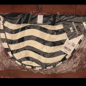 UNIQLO x MARIMEKKO Round Mini Shoulder Bag Wavy Stripe Dumpling Crescent Purse